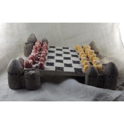 Schachspiel mit historischen Figuren (mit Burgen)